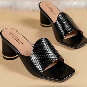 🖤Black Women's Heeled Sandals size 7